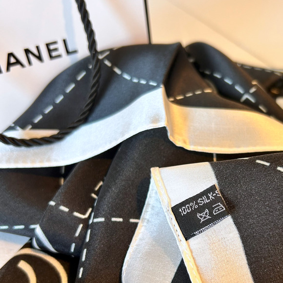 100% SILK Luxury Scarf Designer Logo 20" White on Black Glam Coquette Couture - Picture 3 of 4